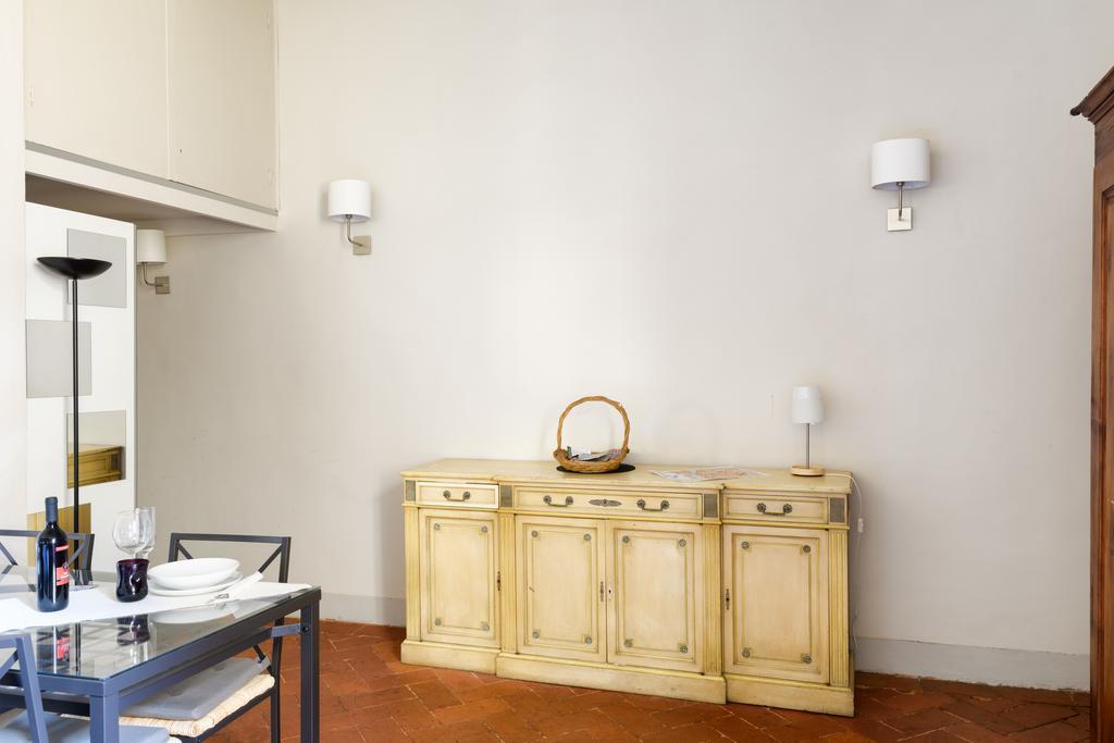 Servi Apartment Florens Exteriör bild