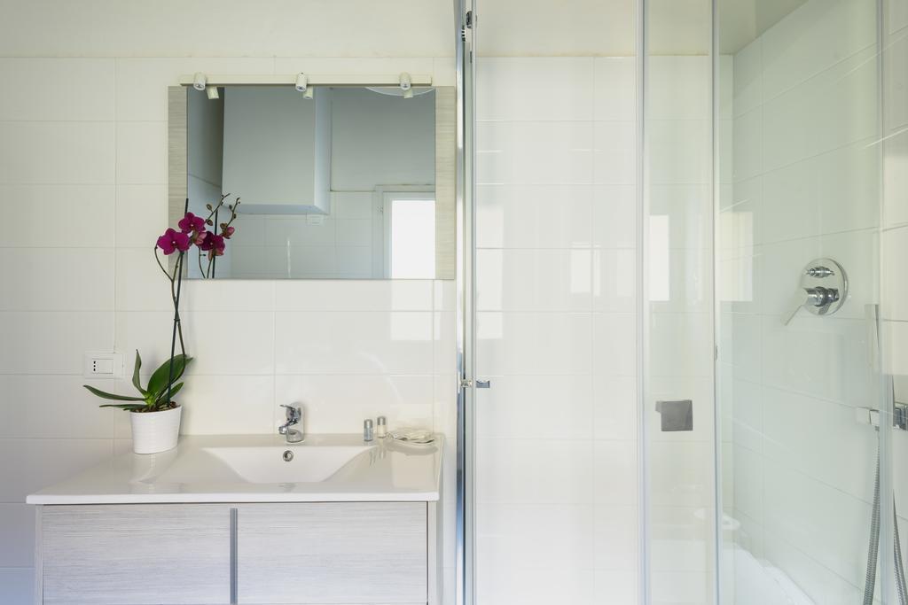 Servi Apartment Florens Exteriör bild