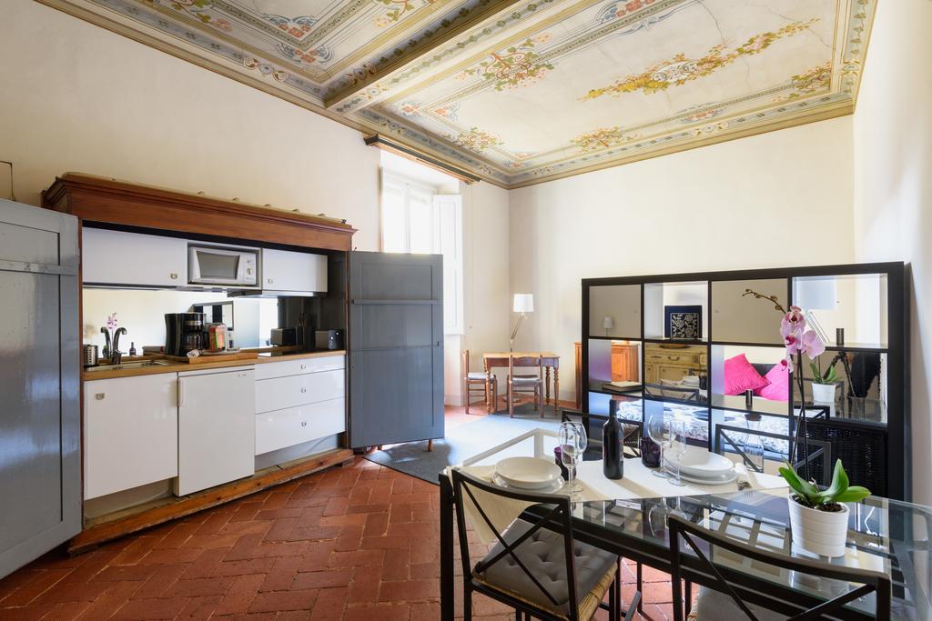 Servi Apartment Florens Exteriör bild